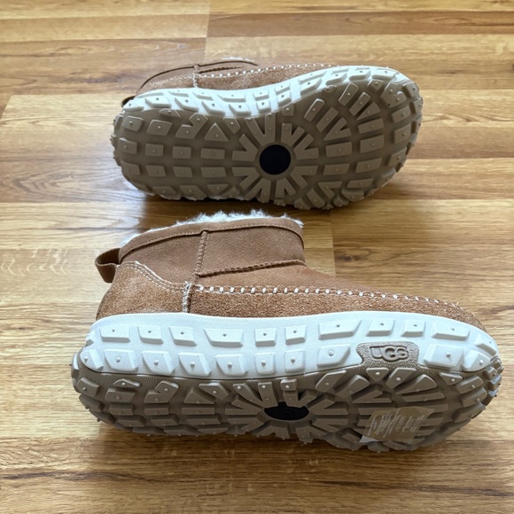 UGG Women’s Venture Daze Ultra Mini boots - Picture 7 of 12